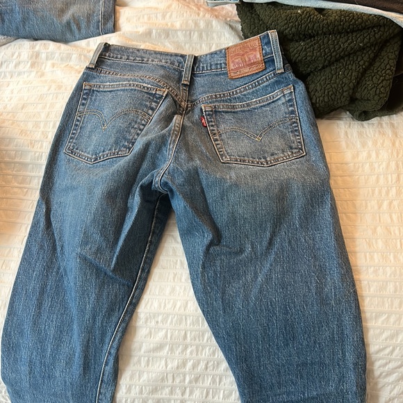 Levi’s wedgie jeans - Picture 2 of 2